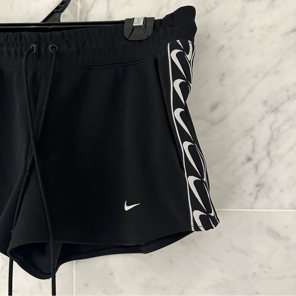Nike | Black Shorts | Size M | Excellent Condition - Picture 2 of 4